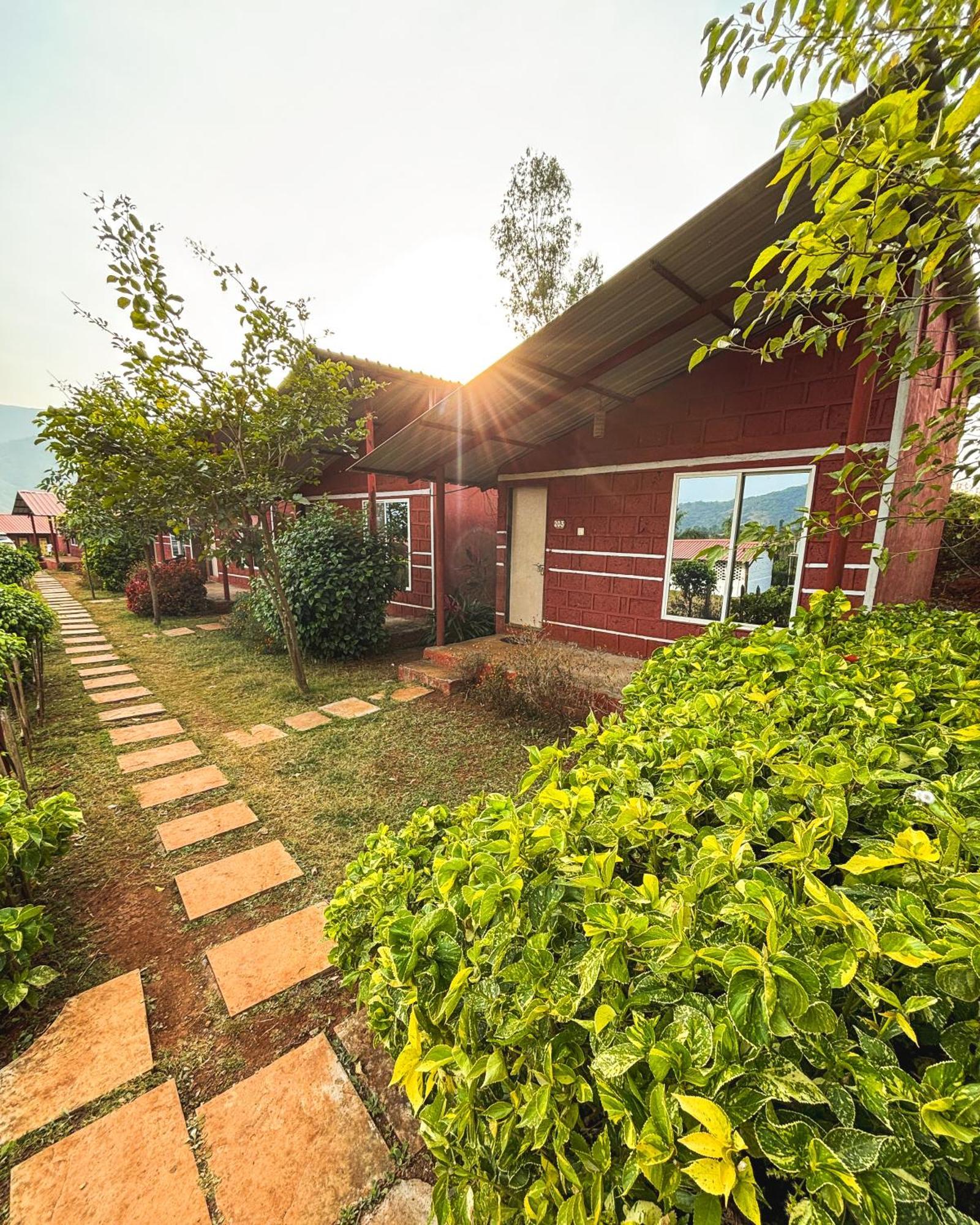 Mysticstays Resort Wai Extérieur photo